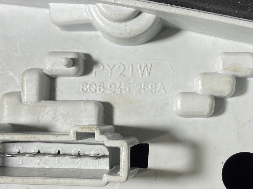 фото №13, Лампа задняя vw polo iv 6q6945258a серая