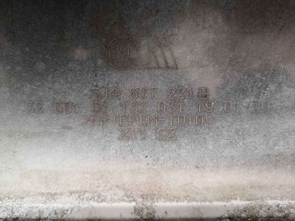 фото №8, Skoda rapid 12-17 бампер передний kompletny омыватель цвет lf9f