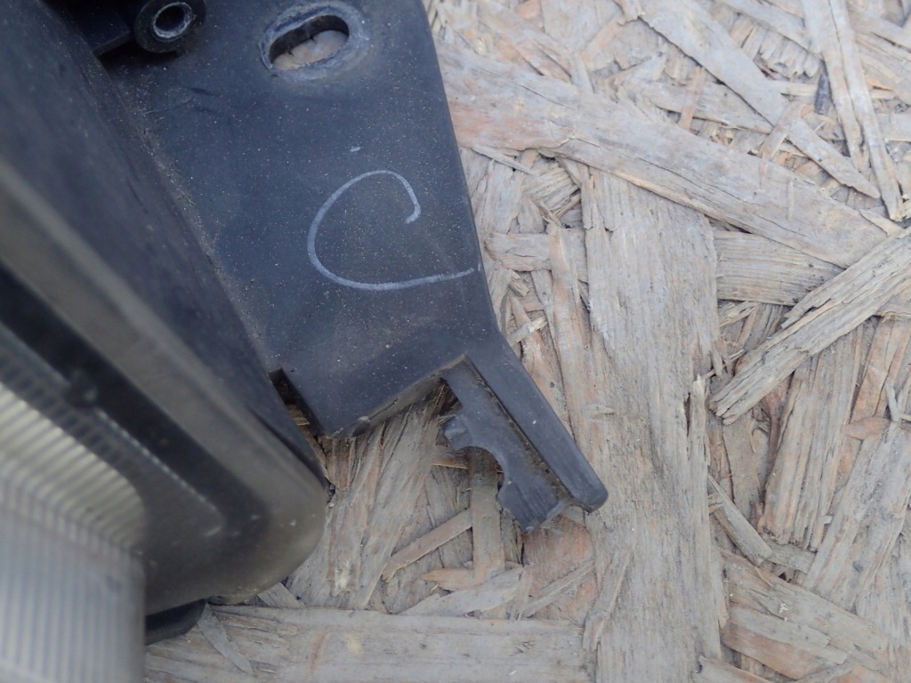 фото №5, Лампа правая фара правый toyota corolla verso ii 2004-2007r