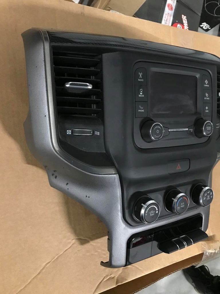 фото №2, Dodge ram 2019-2022 панель приборная панель переключатель радио