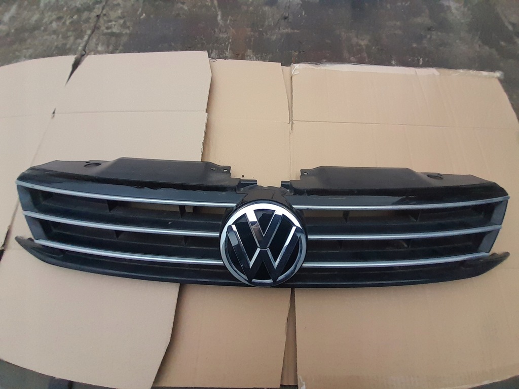 фото №4, Решётка радиатора, antrapa vw jetta 5c7 17r lc9a 12km