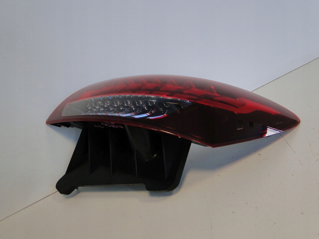 фото №7, Mercedes e klasa 213 w213 lift лампа задняя правая