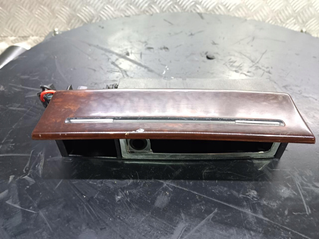 фото №1, Audi a8 d3 пепельница 4e0857951b