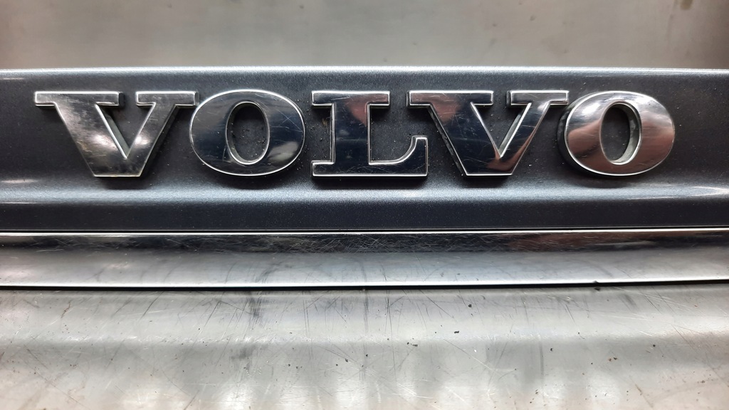 фото №4, Накладка крышки 30753027 volvo v50 04-12r