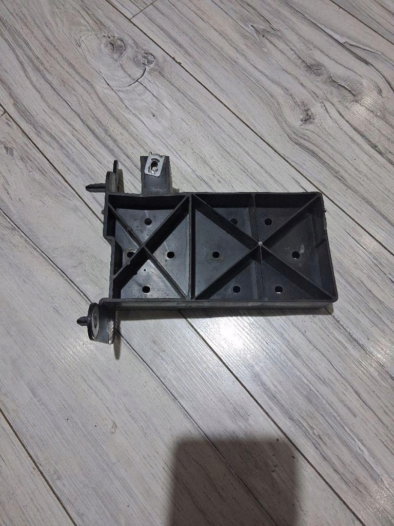 Купить Зона деформации кронштейн правый renault twingo iii 620928531r