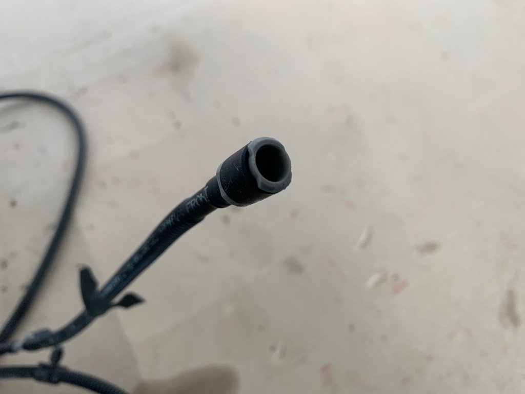 фото №14, Ford mustang mach-e rwd 21r форсунки шланг омивача оригінал