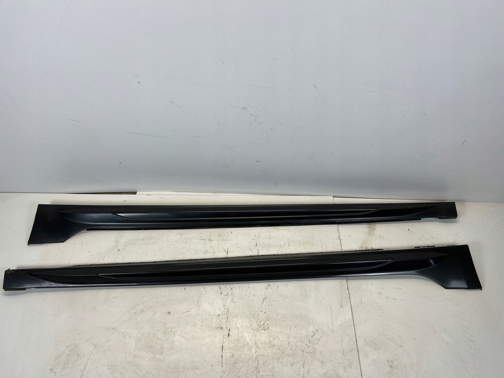 фото №1, Audi a1 82a молдинг порог правая