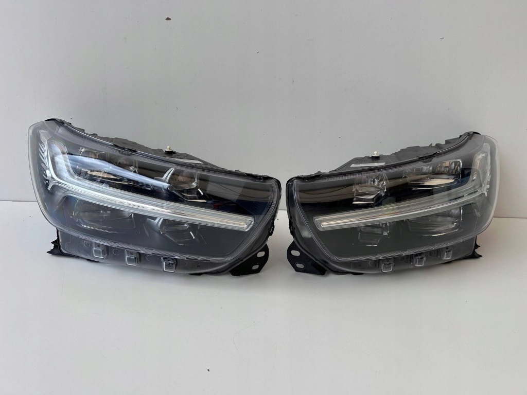 Купити Volvo xc40 2 фара ліва правий перед full led оригінал
