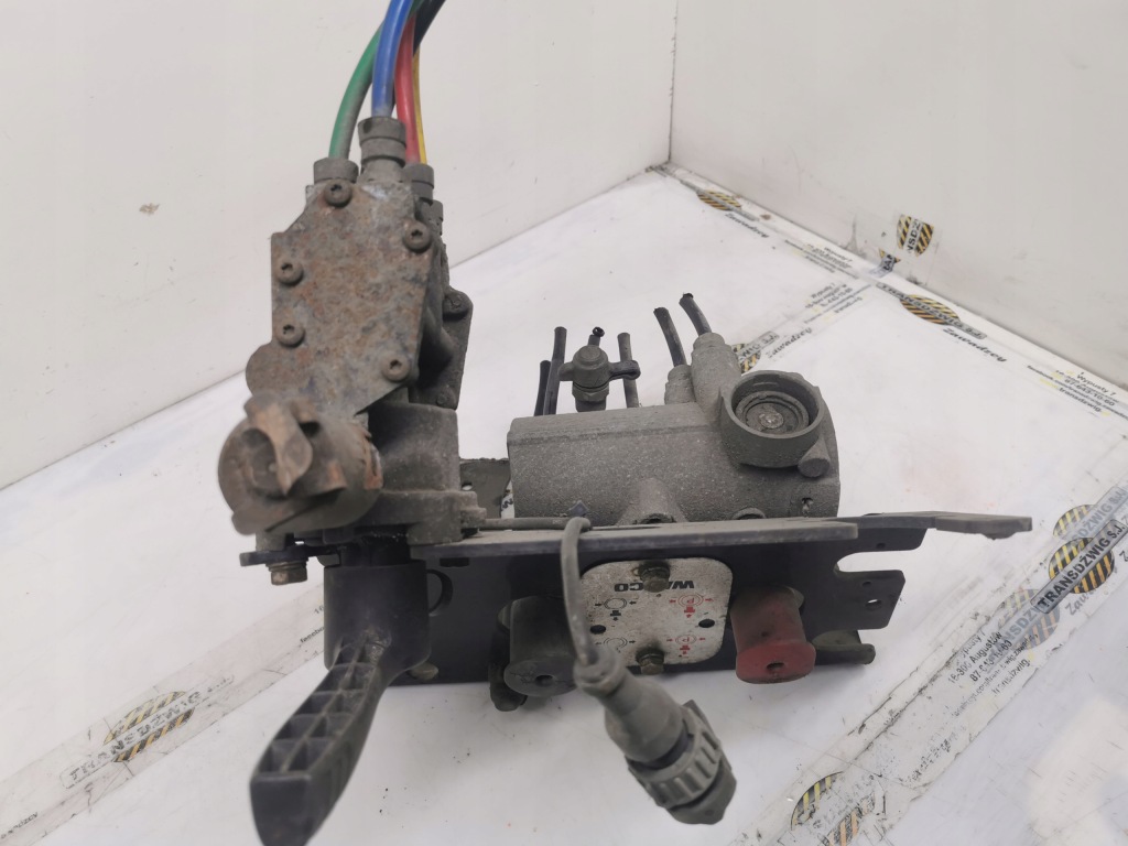 Клапан osi wabco 463090025zawór szybkospustowy wabco 9710029100 scaniar n/d2 Оригінал