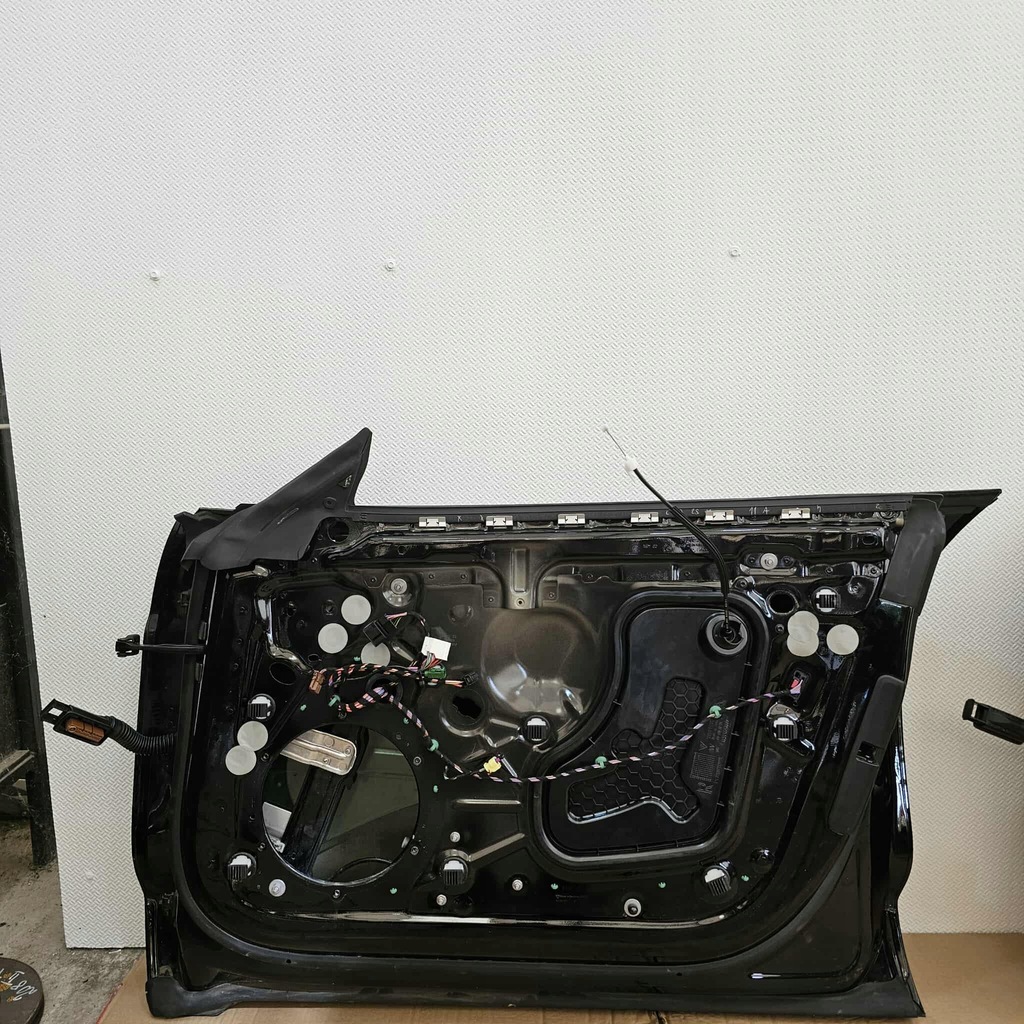 фото №7, Porsche taycan 9j1 дверь перед передние правое полный lc9x