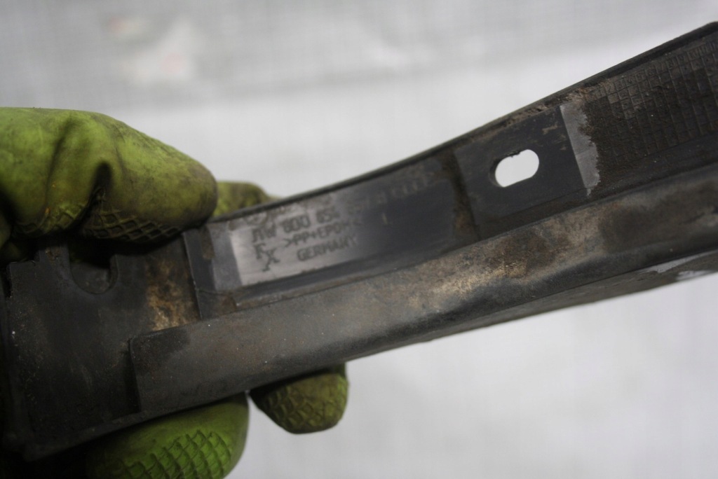 фото №7, Audi a4 b5 lift накладка поріг задня права 8d0854858