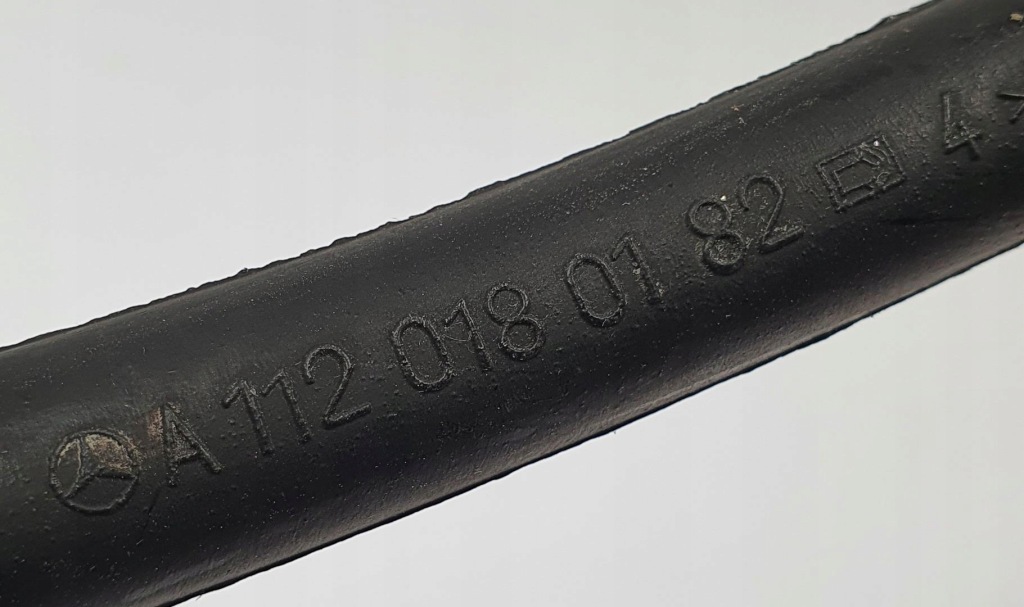 Шланг труба трубка вентиляция картера mercedes w209 clk 55 5.5 v8 amg a1120180182 Цена