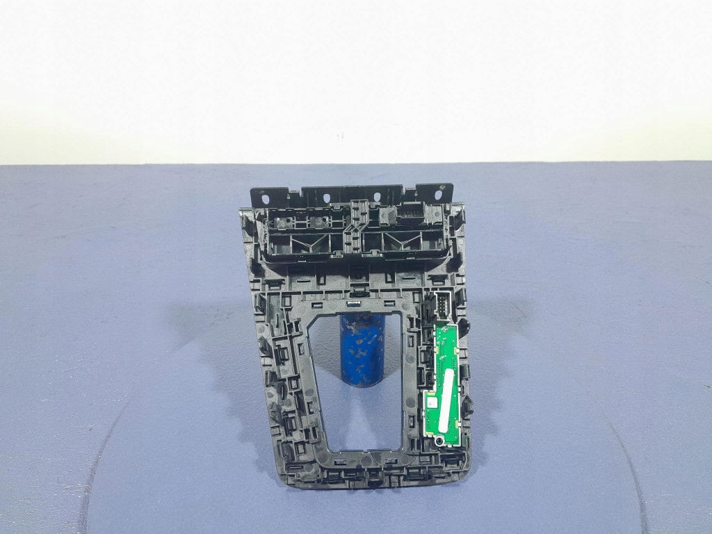 Skoda octavia iii lift защита пластиковая рычаг передач 1021756-ll Недорого