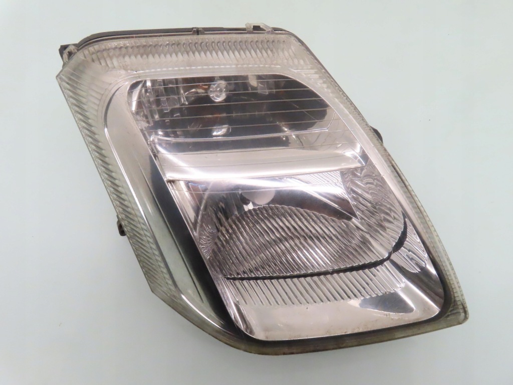 фото №1, Лампа правая передняя citroen c2 9680128180