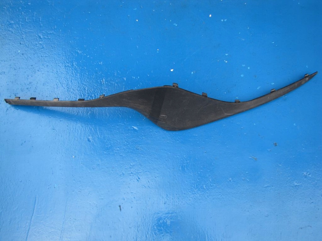 фото №1, Volvo v40 - решітка молдинг бампера перед r design