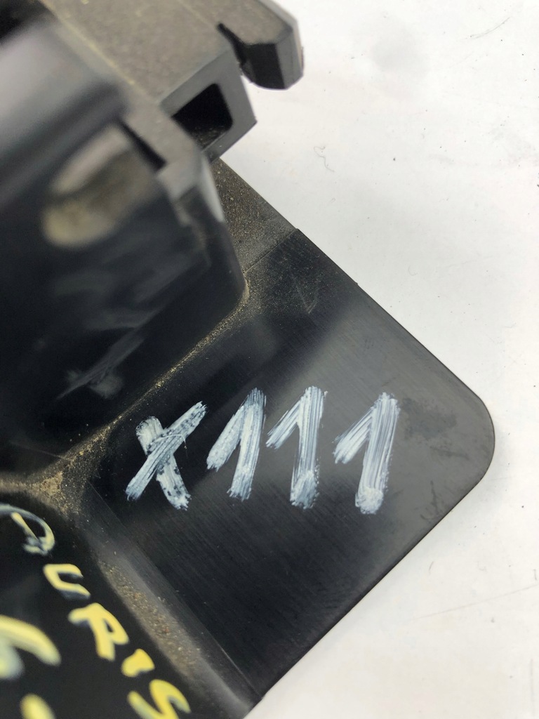 фото №6, Toyota auris ii кнопка крышка заливной топлива