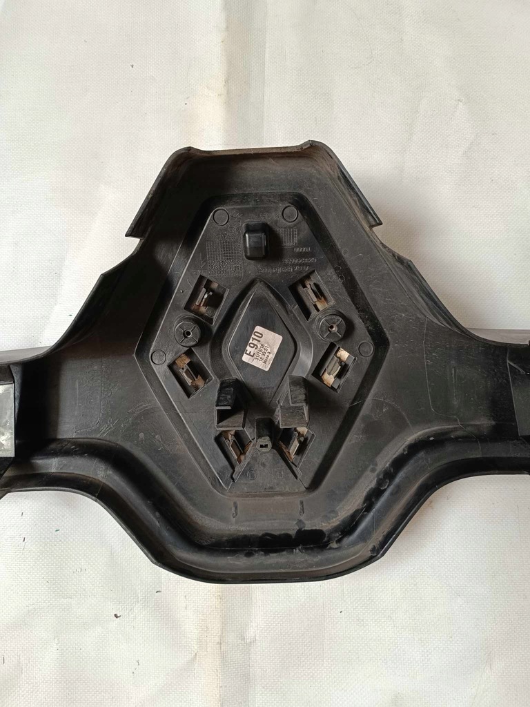 фото №8, Решётка радиатора решётка радиатора эмблема перед renault master iii 623829053r