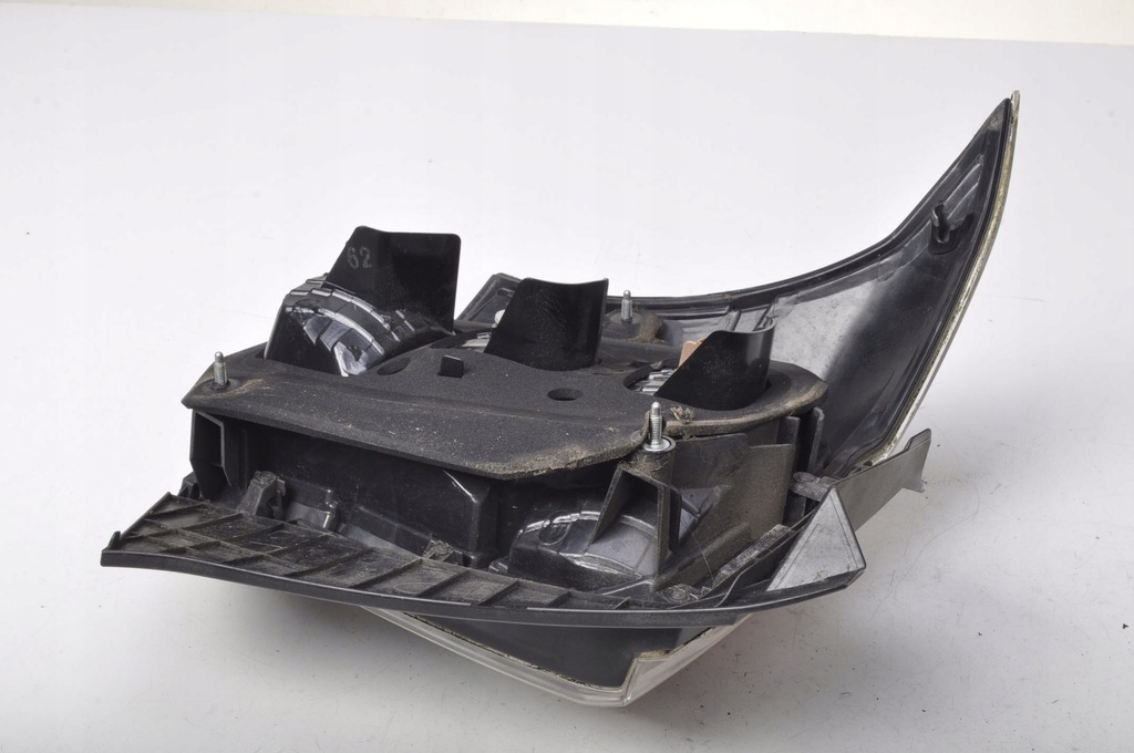 фото №7, Toyota iq лампа правая задняя правый задняя