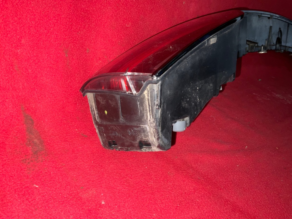 Porsche cayenne 9y фара задний  средняя накладка led 9y0945081f оригинал Доставка