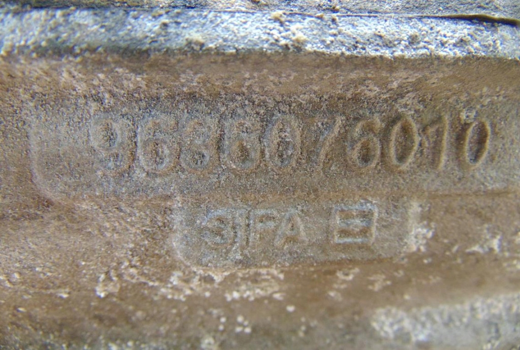 фото №8, Peugeot 407 1.6 16v головка двигателя 9636076010