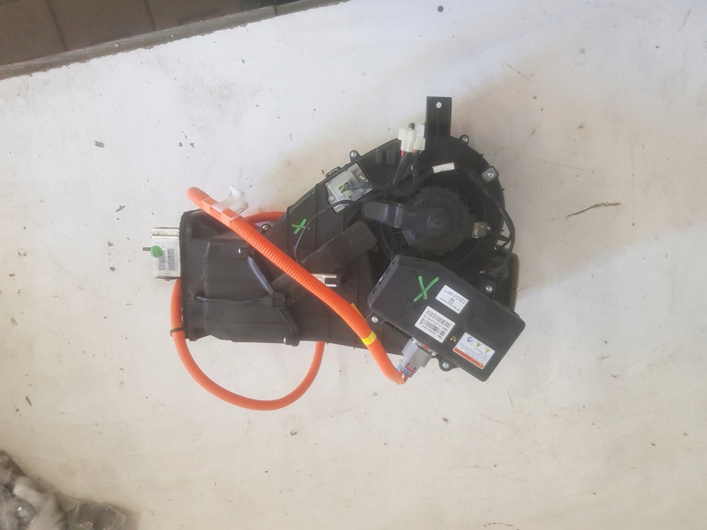 фото №1, Tesla x отопитель комплектная 3 ряд