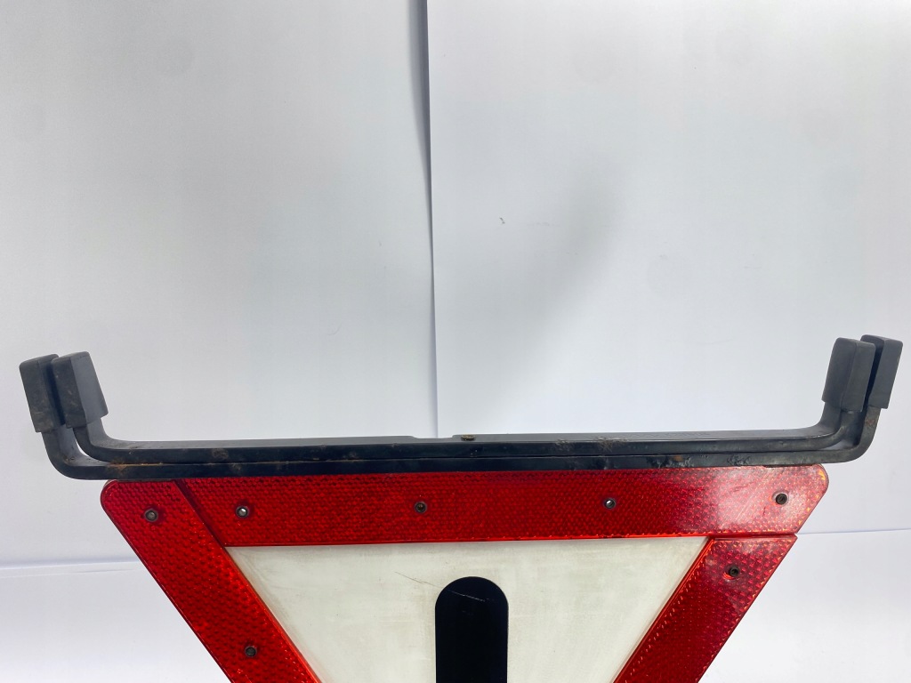 Оригінальний трикутник попереджувальний mercedes w124 w126 w201 w123 129 k 23604 Недорого