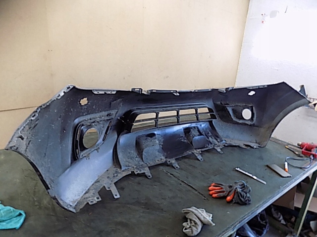 Бампер передний перед nissan navara np 300 15- spr омыватель фары оригинал Оригинал