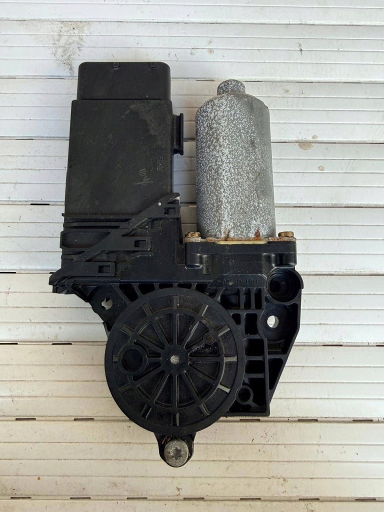 Купити Vw golf iv моторчик модуль підйомника скло перед 101435202