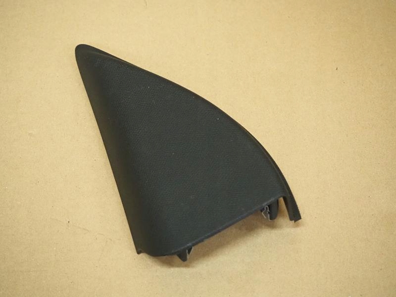 фото №1, Заглушка треугольник дверь правый задняя peugeot 3008 ii