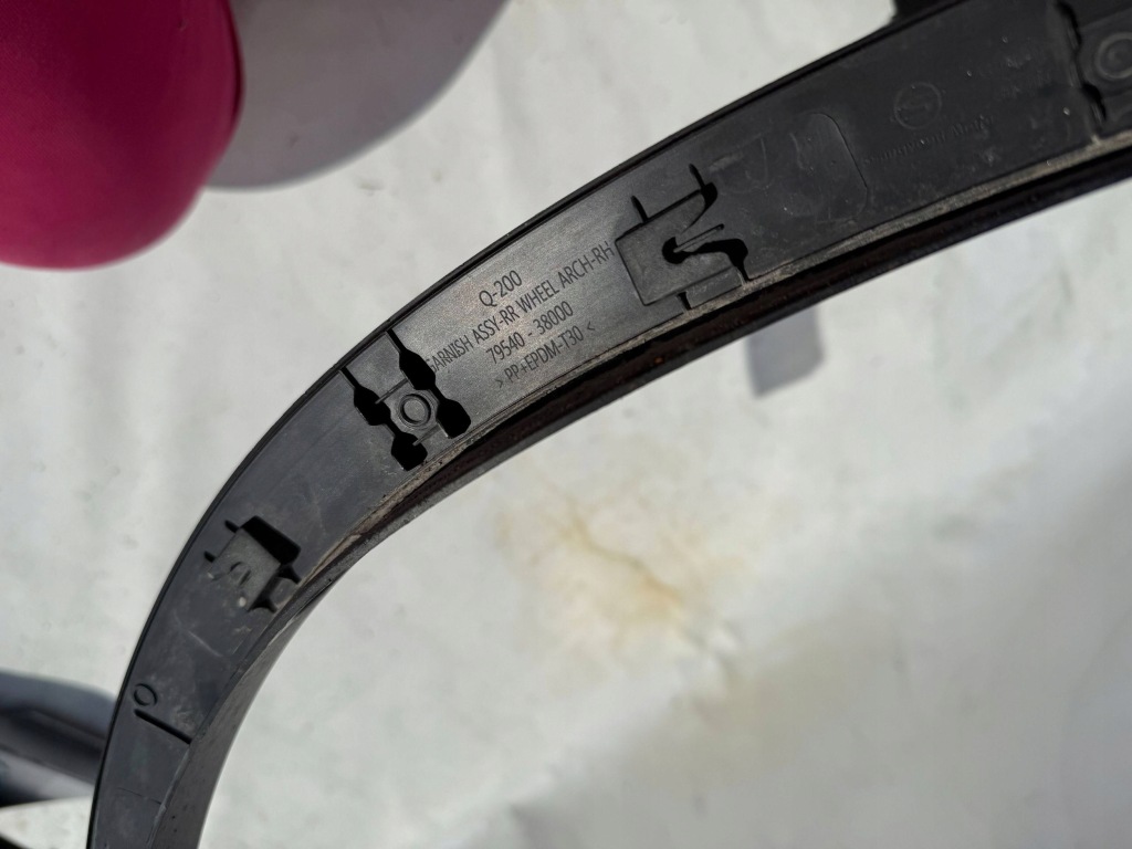 Ssangyong rexton 2019 q200 y400 молдинг крыла правая 7954038000 Доставка