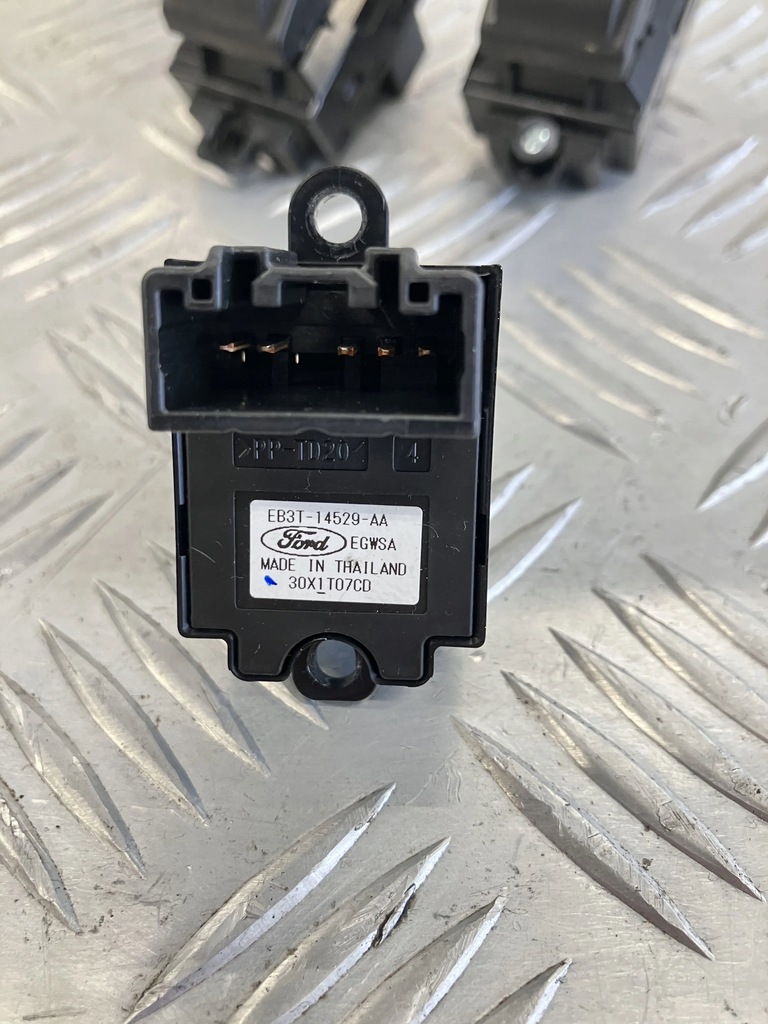 фото №2, Переключатель кнопка стекло ford ranger 19- eb3t-14529-aa