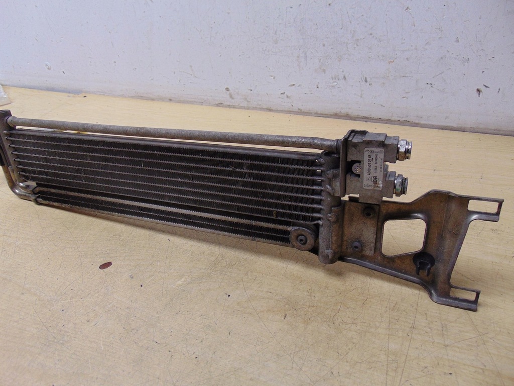 фото №11, Радиатор масла mercedes w204 w212 a2045001001