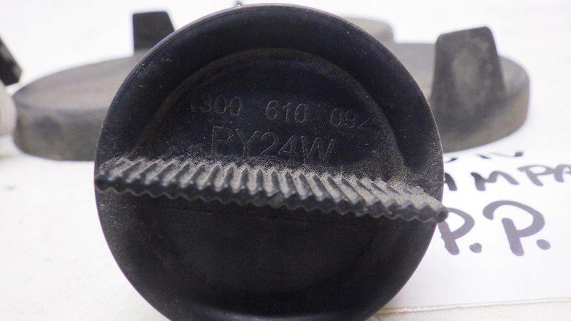 фото №6, Цоколь лампочка защита лампы правый перед renault clio iv