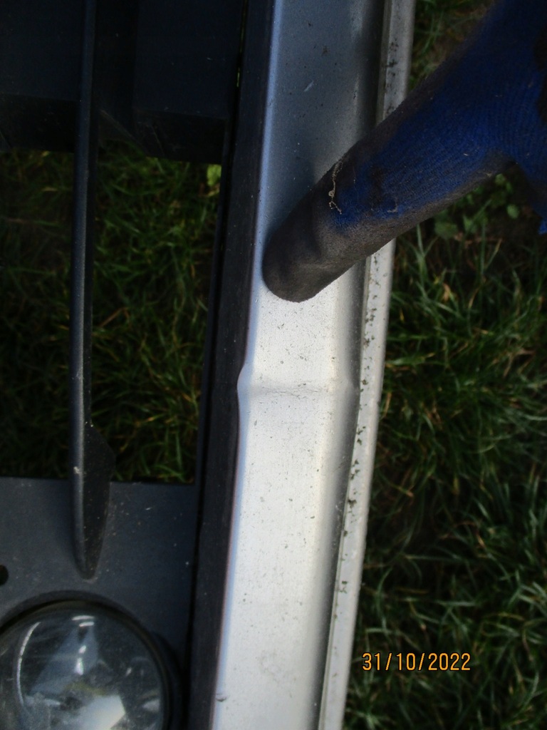 фото №8, Bmw 5 e60 e61 2006 бампер передний silber-grau