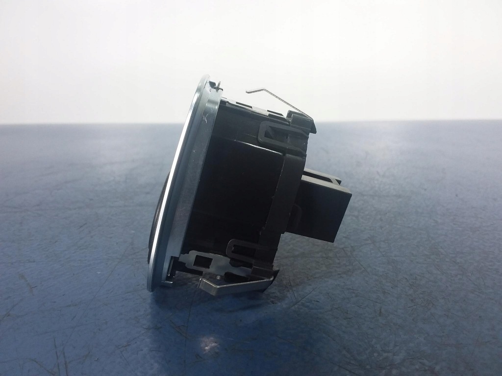 фото №2, Bmw 3 f30 f31 lci кнопка запуск стоп 9355493