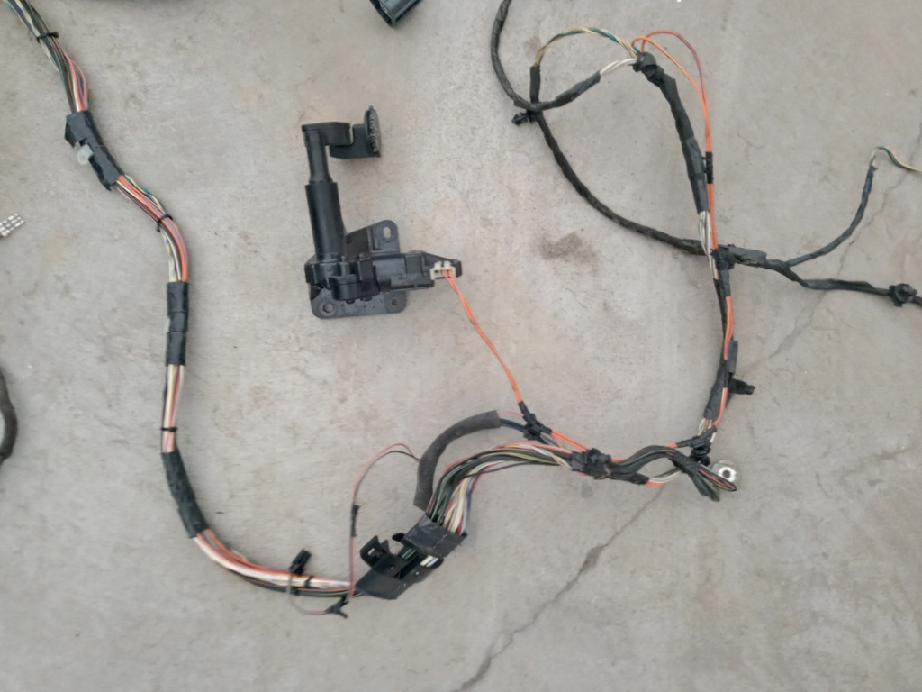 фото №12, Town & country v 10- 20 жгут кабины usa p68160513ab