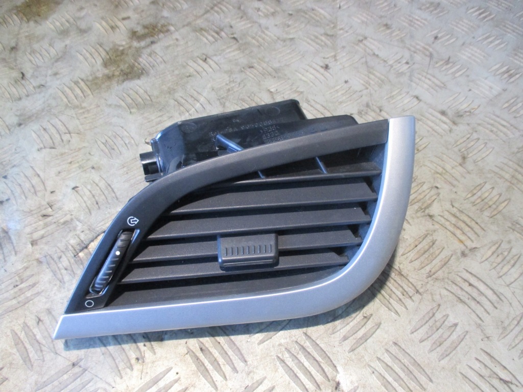 Купити Решітка обдув права peugeot 207