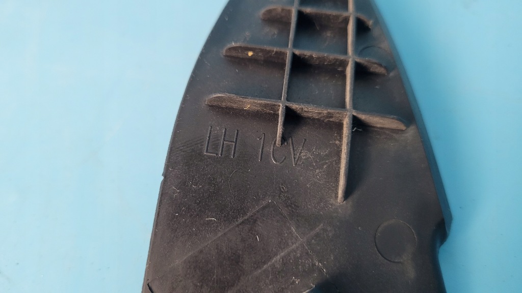 Kia sorento iv накладка заглушка левая накладки стекло лобовое 86130-p2000 Недорого