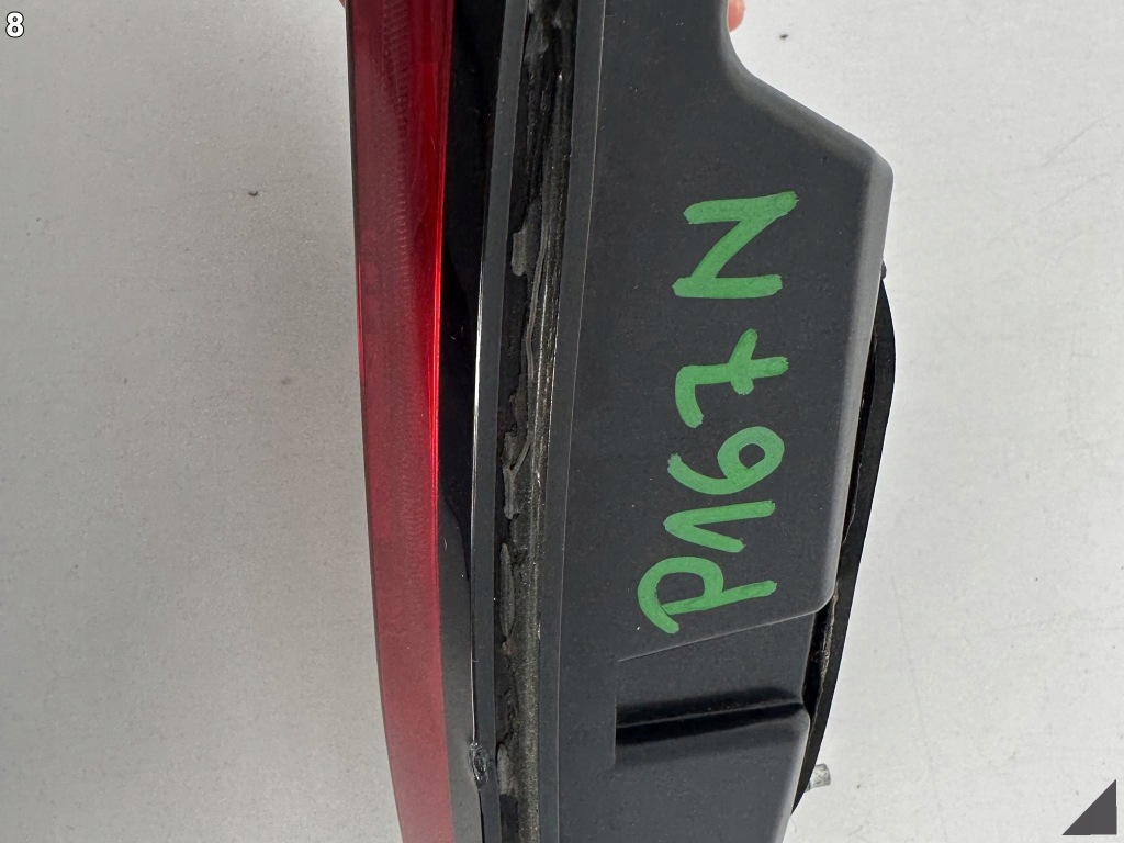 Купити Maserati levante m161 рестайлінг  21- dark фара led w багажник ліва задній європа