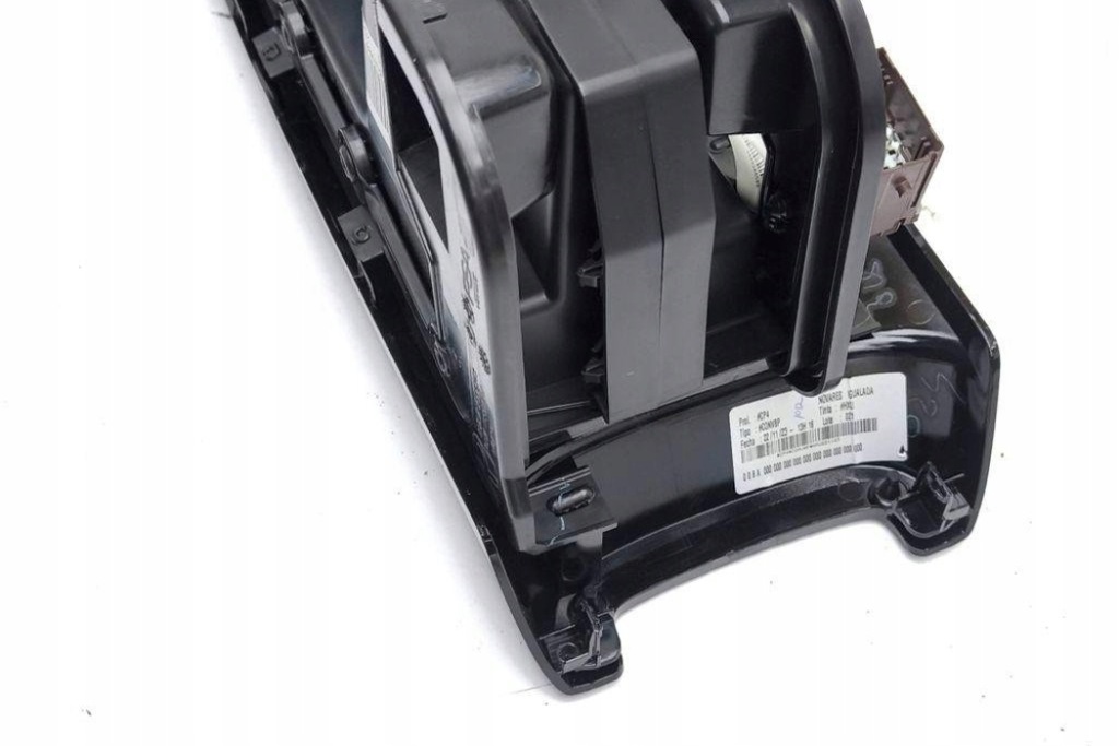 фото №10, Кронштейн na кружки citroën c4 iii ba_, bb_, bc_ 118807a0 electric 2024