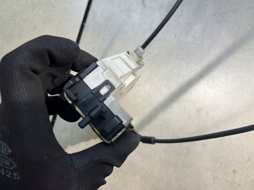 фото №6, Замок двері правий перед 6pin peugeot 1007 1.4 16v 9660701080d