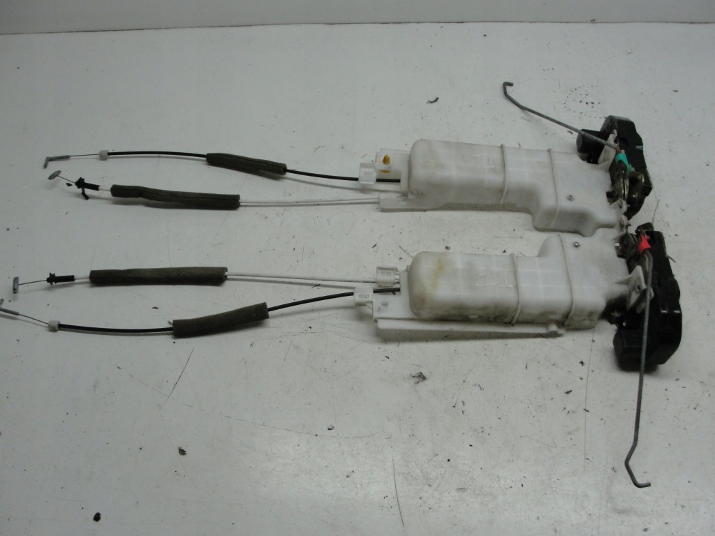 Замок дверь задняя chrysler pacifica 4.0 03-07r Оригинал