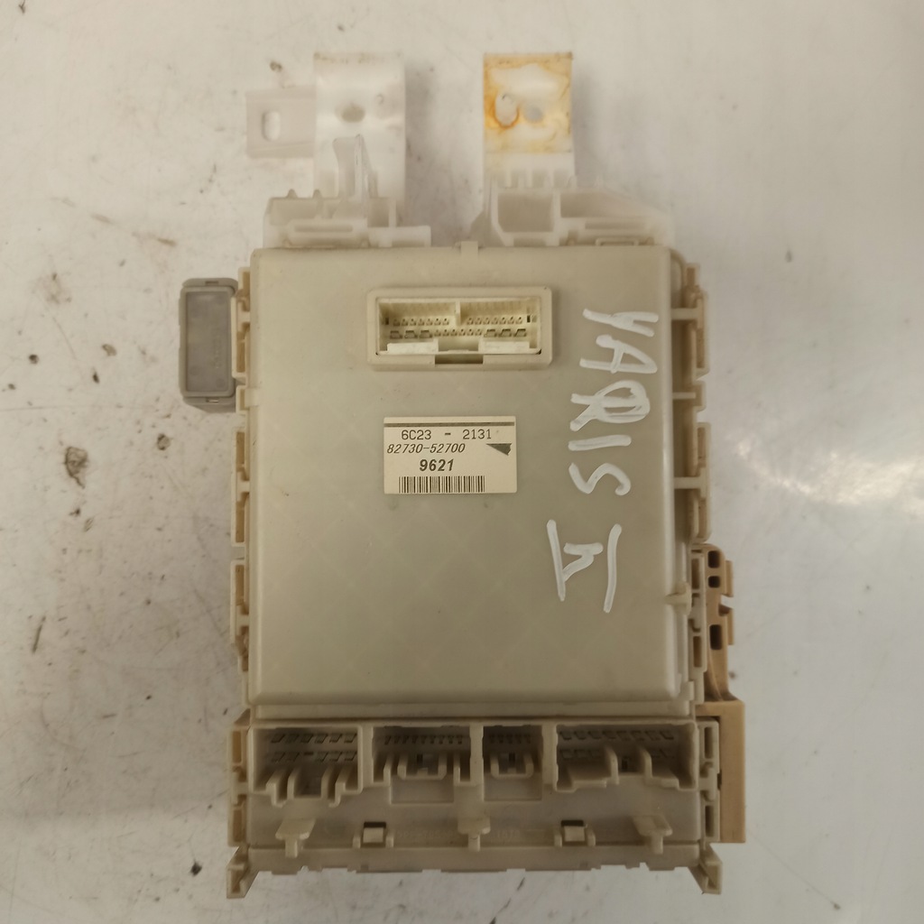 фото №13, Toyota yaris ii коробка предохранителей 82730-52700