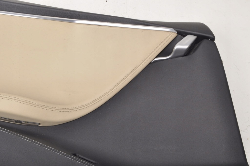 Tesla model s обшивка двері лівий задня в Україні