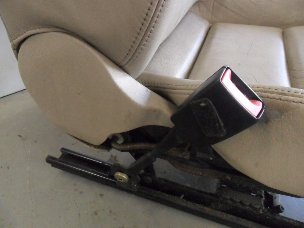 Audi a4 b6 2001 седан сиденье водителя левый перед кожа бежевая подушка безопасности Доставка