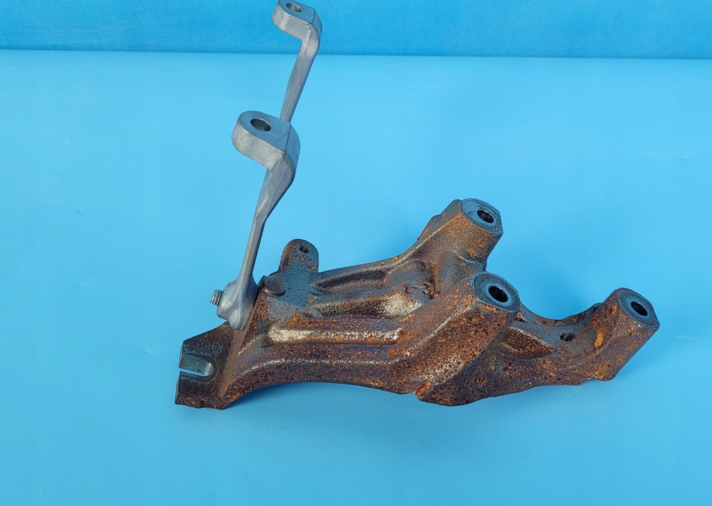 фото №9, Mercedes w206 опора кронштейн a6540961700 a6560961100