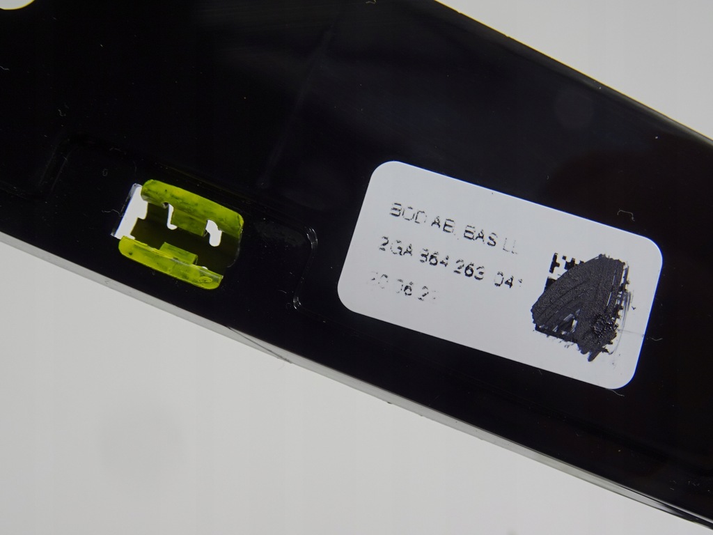 фото №5, Vw t-roc lift защита рамка туннель port usb 2ga864263