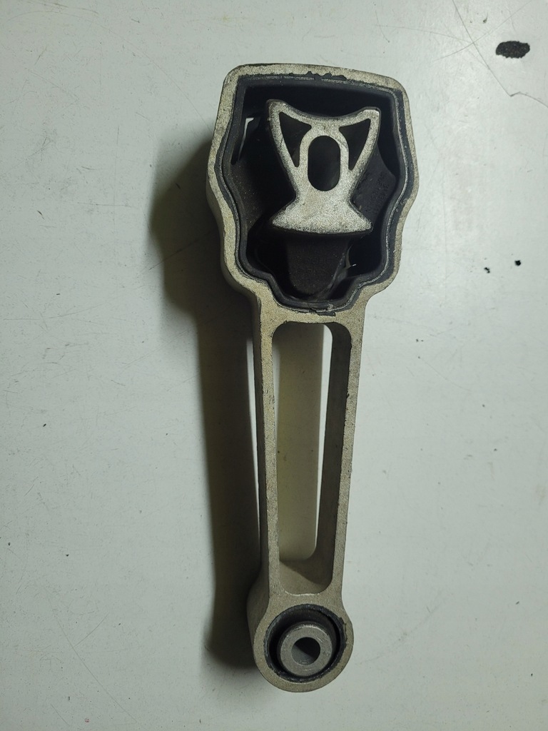 фото №1, Volvo s60 кронштейн двигуна