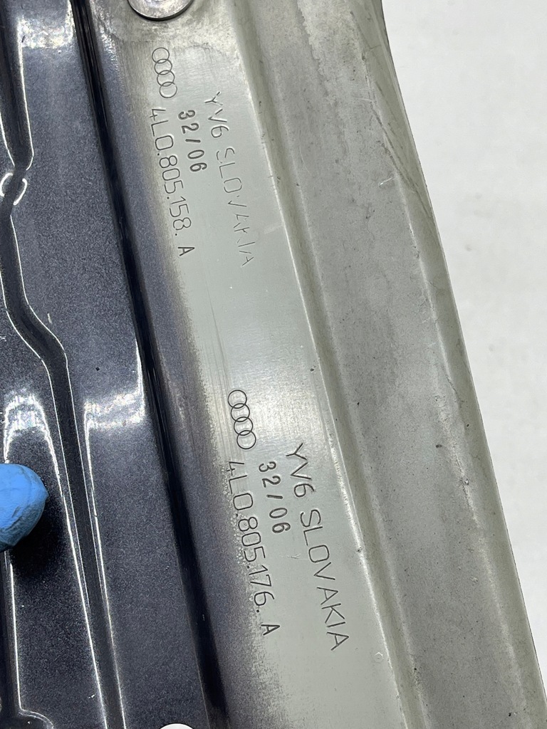 фото №11, Audi q7 4l кронштейн кронштейн крила підкрилок правий