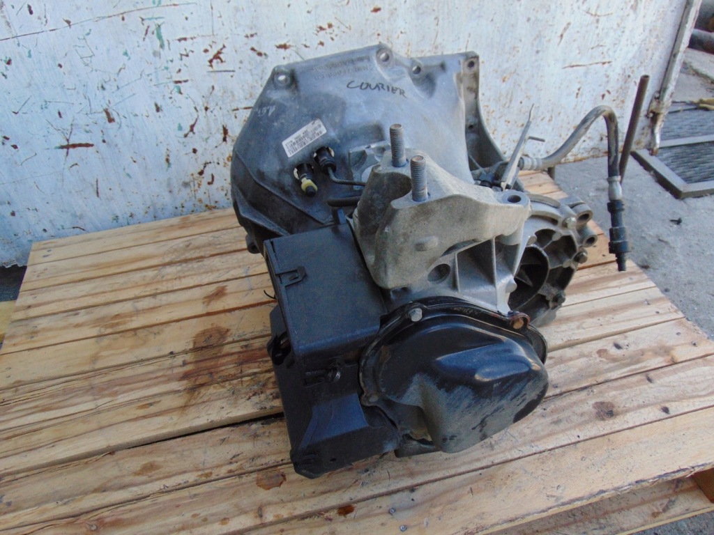 Купити Коробка передач передач ford transit courier 2012- 1.5 tdci et7r-7002-abe